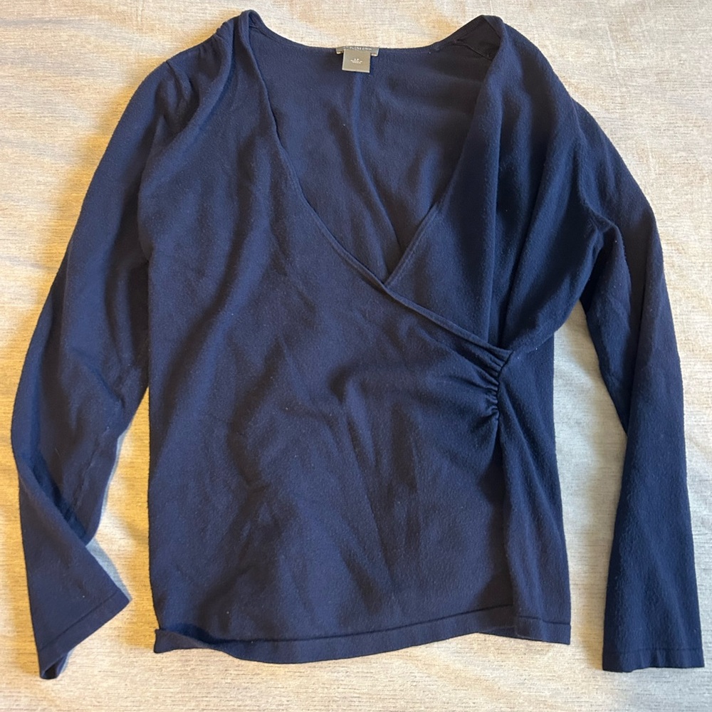 ann taylor petites size large navy v-neck longsleeve top